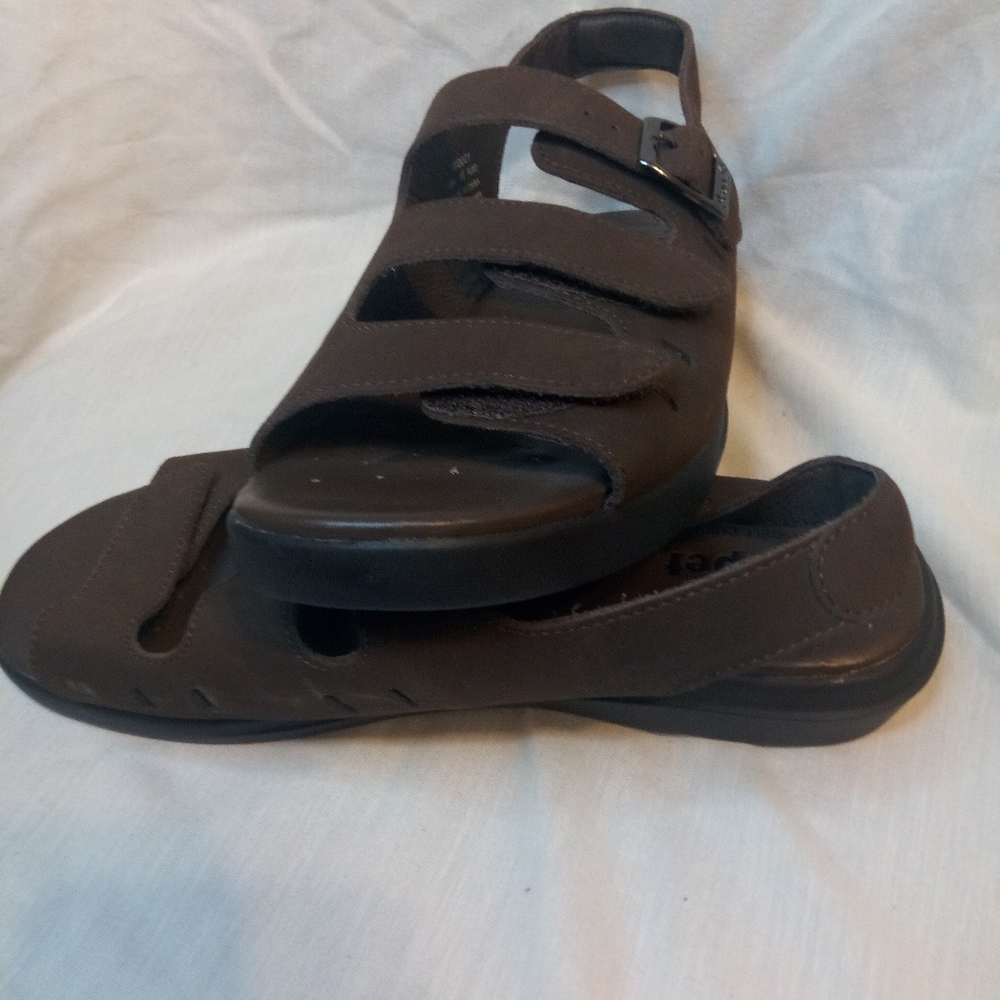 Propet Women Sandals Size 8.5